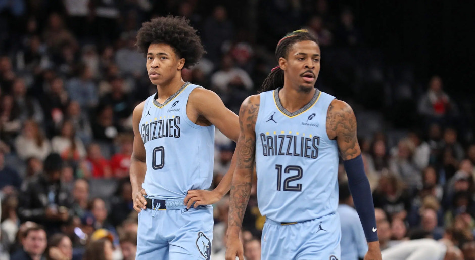 段瑾瑜搭档两匹爱驹摘夺四冠，广东马术联赛第九站完美收官！（段瑾瑜携两骏马豪取四冠，广东马术联赛第九站圆满落幕）