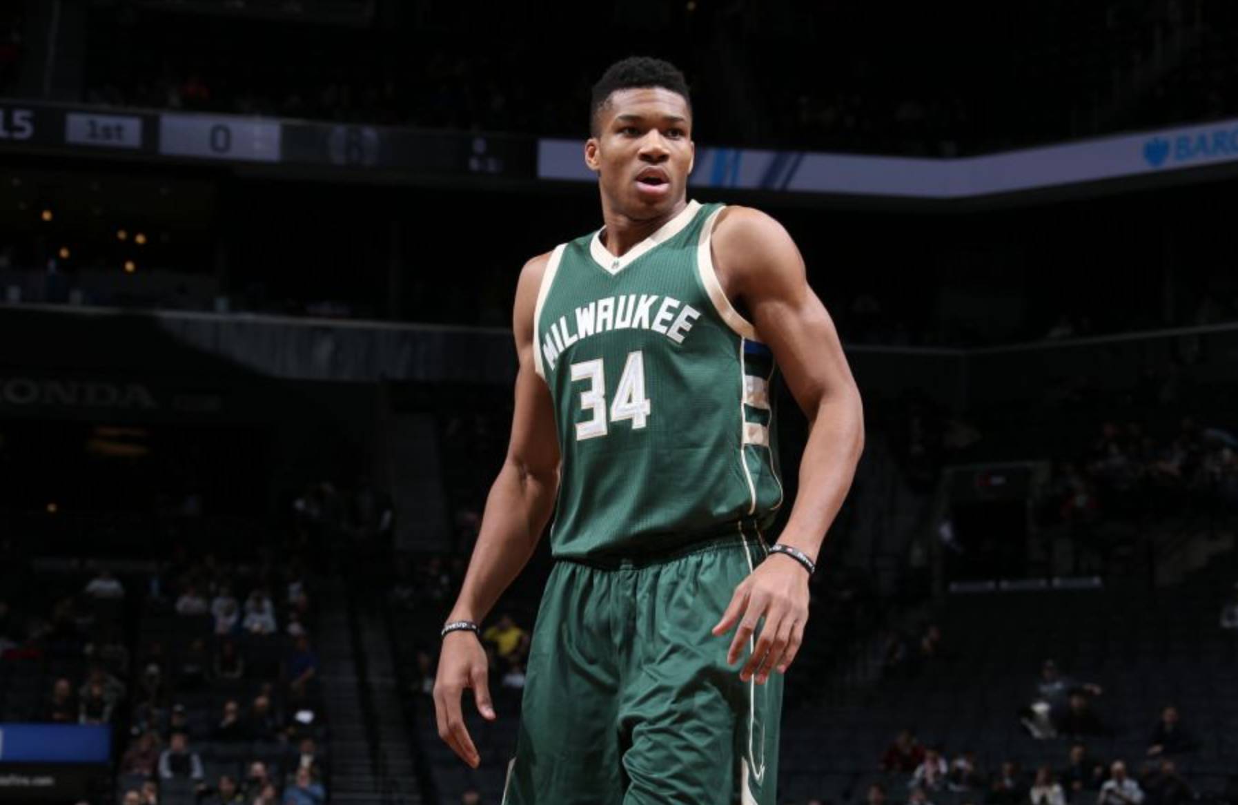 NBA交易市场最新动态：火箭完成签约（NBA交易市场新进展：火箭敲定签约）