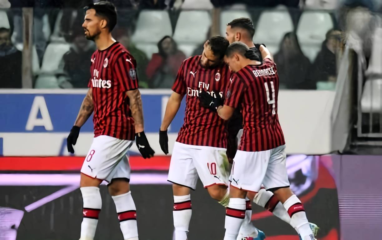 巴萨新星连续爆发惊艳球迷（巴萨新星连场闪耀，震撼球迷）