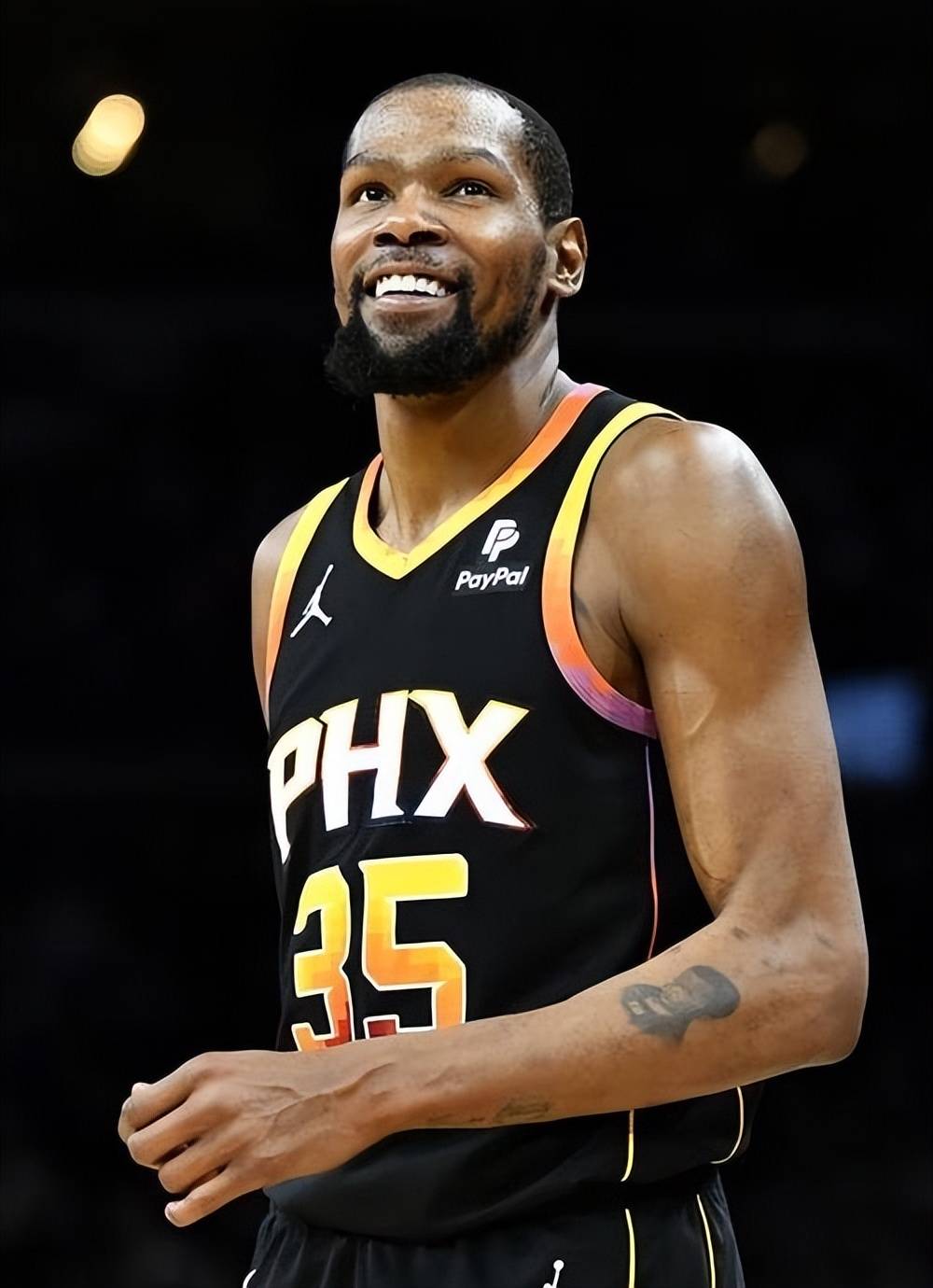 欧冠前瞻：阿贾克斯客战黑马卡拉巴克，能否期盼取得首胜？（欧冠展望：阿贾克斯做客挑战黑马卡拉巴克，首胜能否到来？）