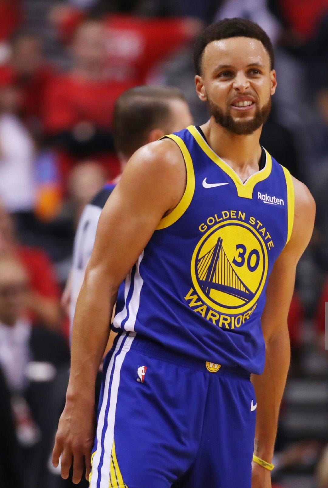 以全新视角回顾AC米兰对阵罗马的比赛📽️🔴⚫（从不同角度重温AC米兰与罗马的较量📽️🔴⚫）