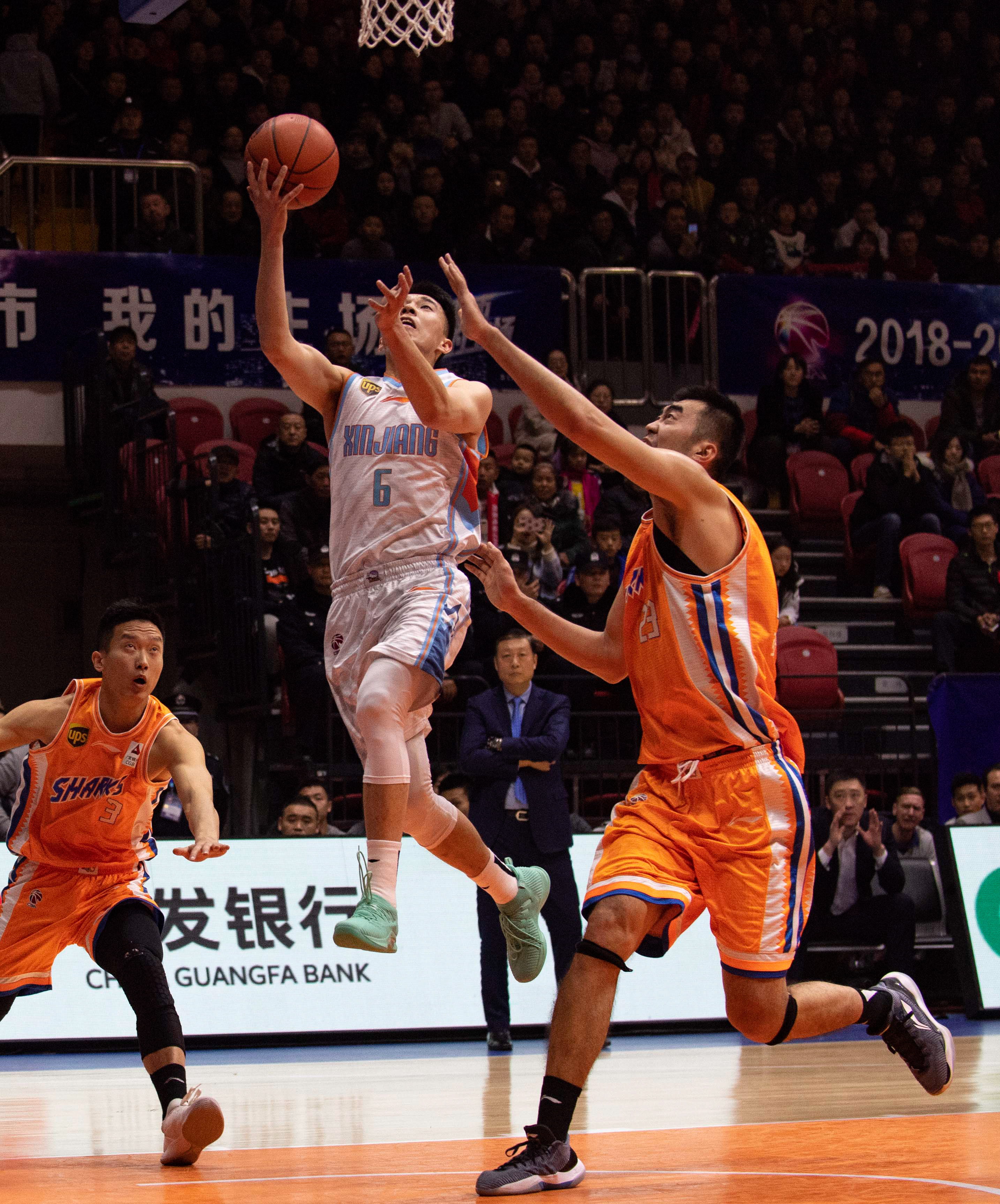 单赛季至少2次三双！克拉克斯顿成KD哈登后篮网首人（克拉克斯顿单季至少两次三双，成KD、哈登后篮网第一人）