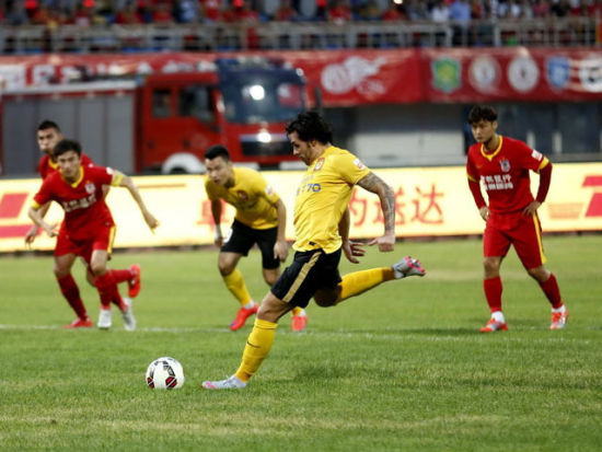 塞尔记者：姆巴佩将因腿部不适缺席欧冠对阵曼城（塞尔电台：姆巴佩因腿部不适缺席欧冠战曼城）