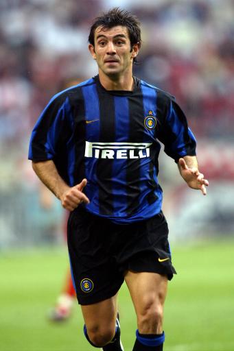 基恩：曼联球员接受采访像人机，我很高兴看到他们场上被拿捏（基恩炮轰曼联：球员受访如机器人，场上被对手拿捏让我很开心）