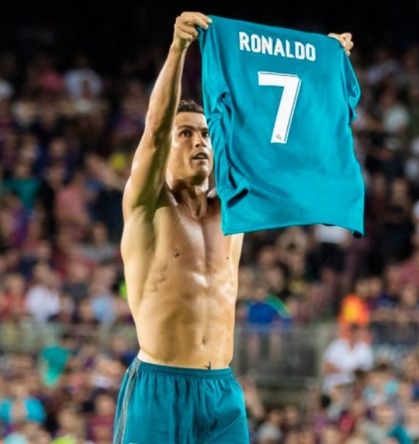 罗马名宿贾尼尼：佩7去尤文、米兰都能当主力，他配得上续约（罗马名宿贾尼尼：佩7无论赴尤文还是米兰都可锁定主力，续约实至名归）