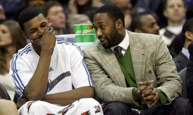 稳定输出！杨瀚森10中5得到14分6篮板1助攻（手感稳健！杨瀚森10投5中砍下14分6篮板1助攻）